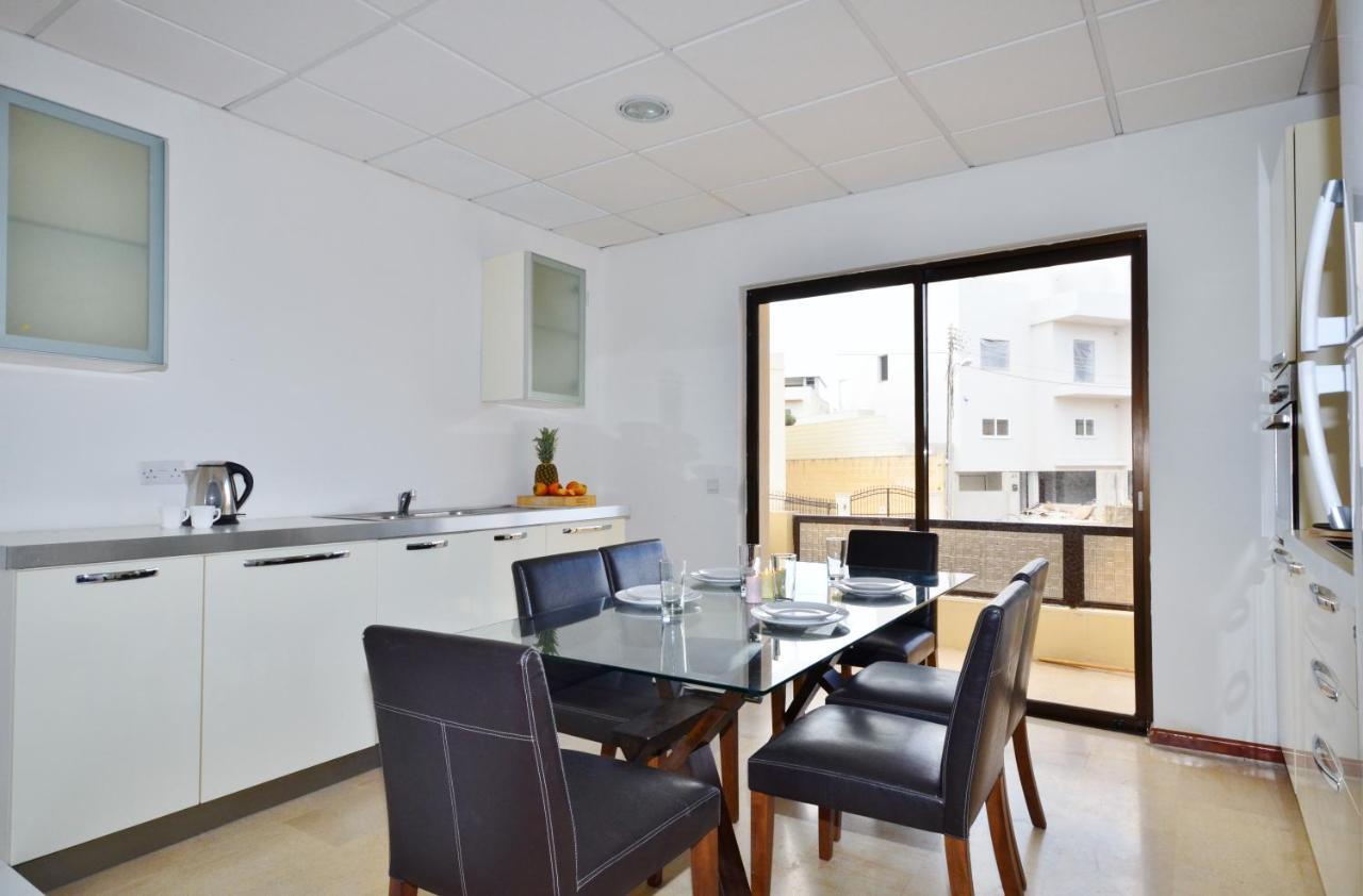 Large St Julians Central 2 Apartment Saint Julian's Exterior photo